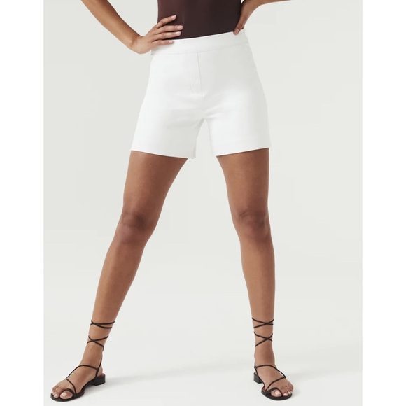NWT Spanx Women’s On-The-Go 6” Shorts White - Size 1X - Picture 1 of 9